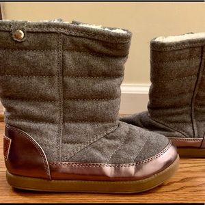 Stevie London 🇬🇧
Fleece & Sherpa Boots Girl’s Size 4